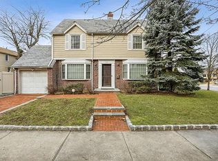 17929 Kildare Rd, Jamaica, NY 11432