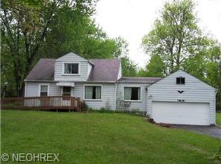24696 Garden Rd, Bedford, OH 44146