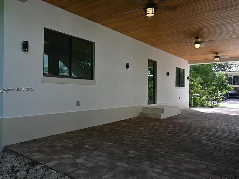 14 Coral Dr #1 — Photo 2