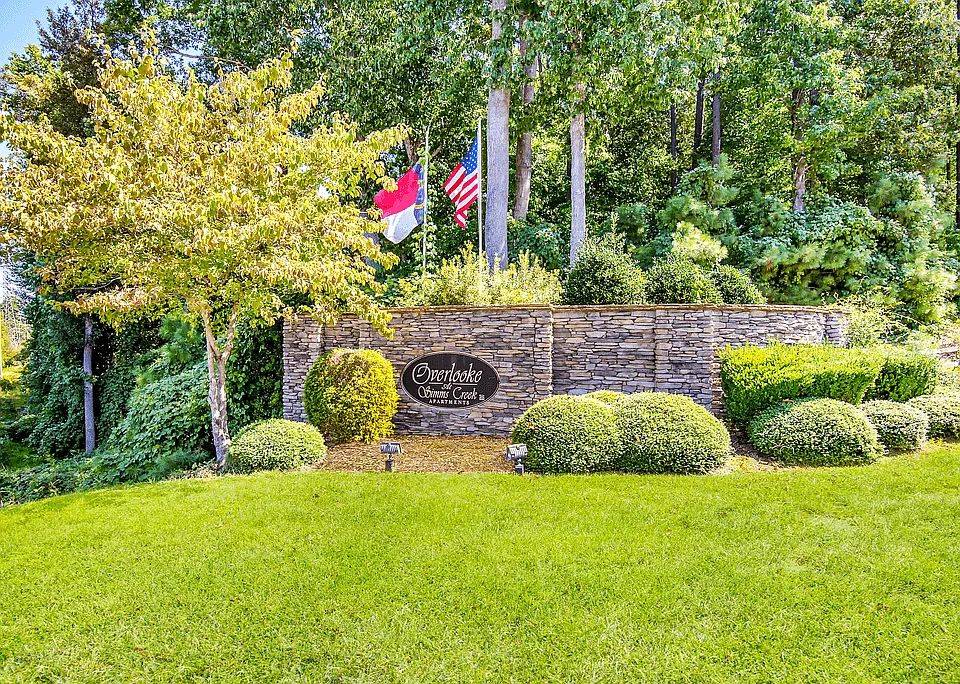 Overlooke at Simms Creek Apartments