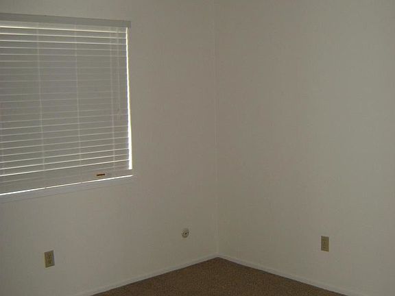 5th image of 808 W Dorothea Ave