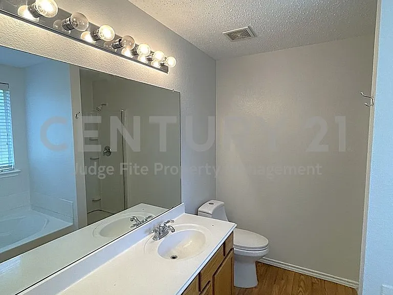 1616 Logan Dr — Photo 24