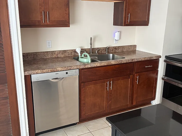 385 Riviera Ct — Photo 11