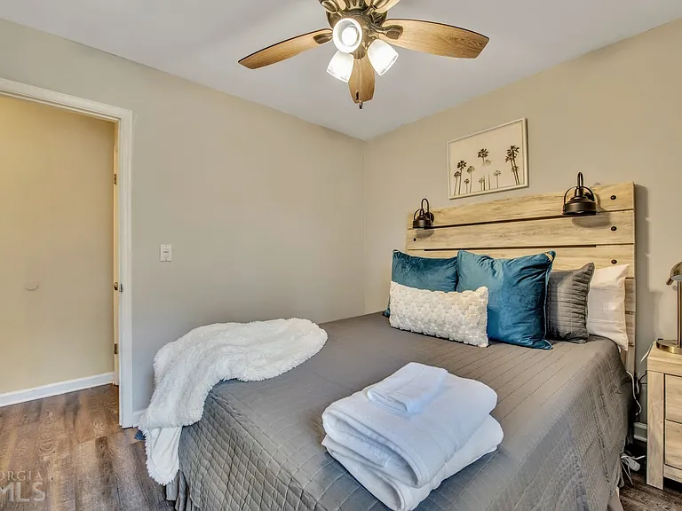 997 Brandon Hill Way — Photo 24