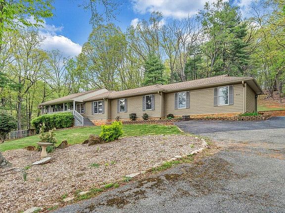 2nd image of 856 Ridge Mountain Dr