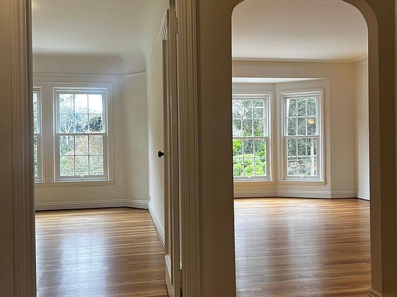3rd image of 5400 Fulton St #201