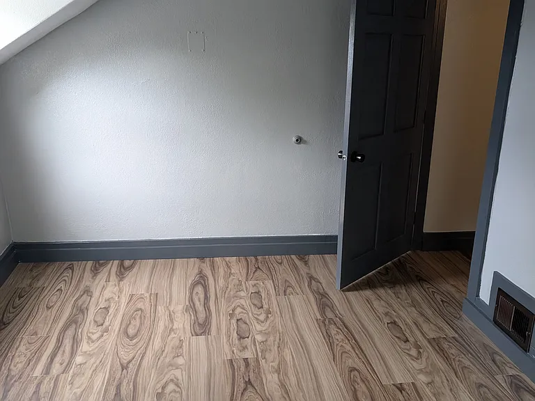 1522 Clifton Ave #2 — Photo 7