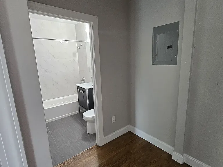 250 Ocean Pkwy #1N — Photo 6