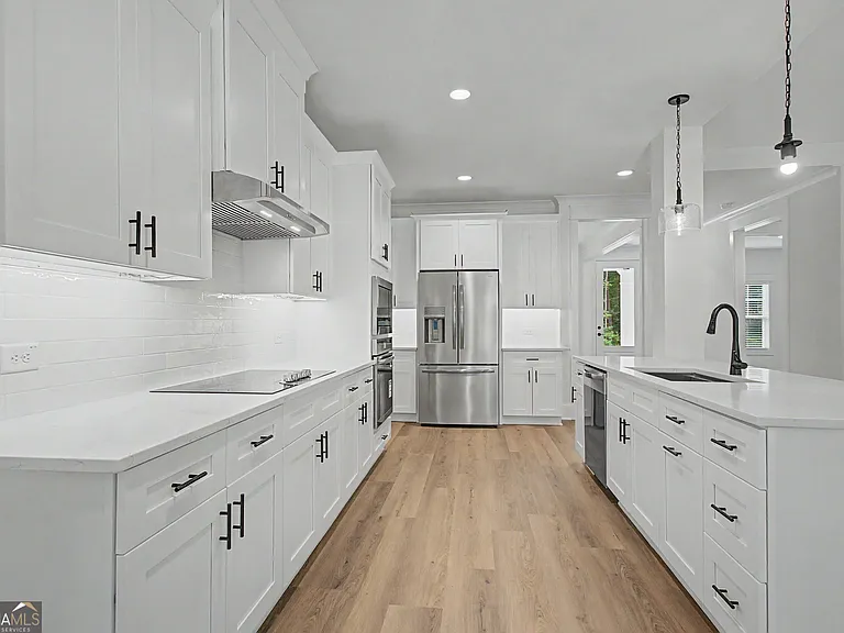 347 Crestwood Rd — Photo 8