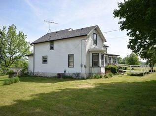 7228 Pond Rd, Hartford, WI 53027