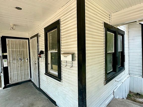2nd image of 1319 LEAL ST