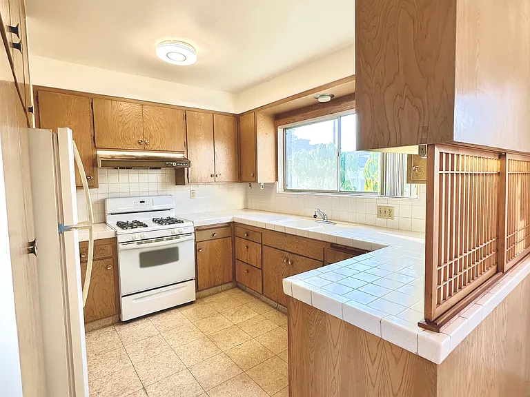 606 N Juanita Ave #BACK INLAW — Photo 4