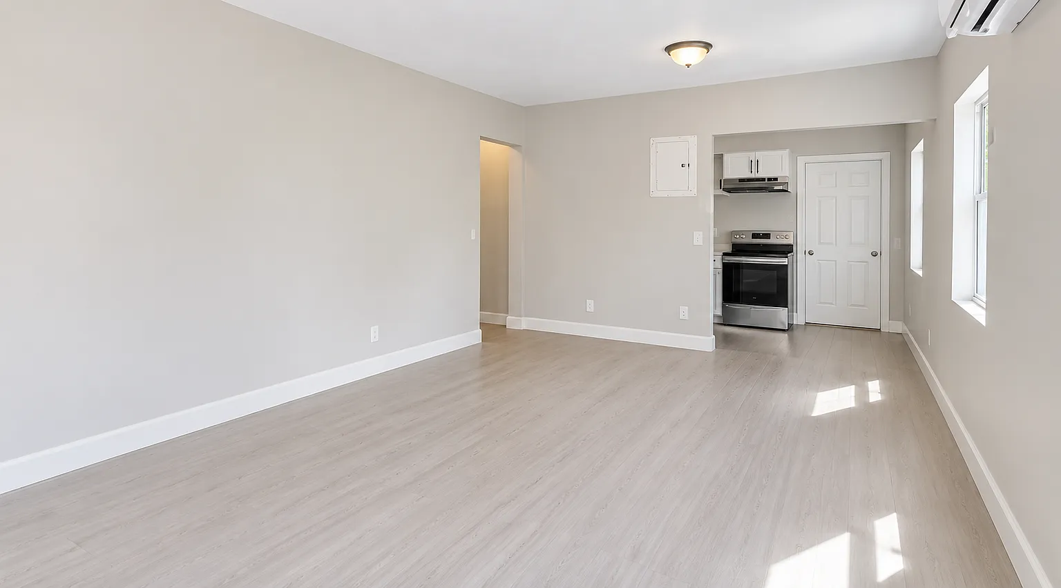 1 bed, 700 sqft, $1,600 — Photo 1