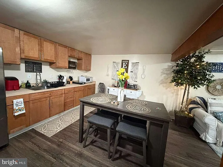 233 Molden Dr — Photo 12