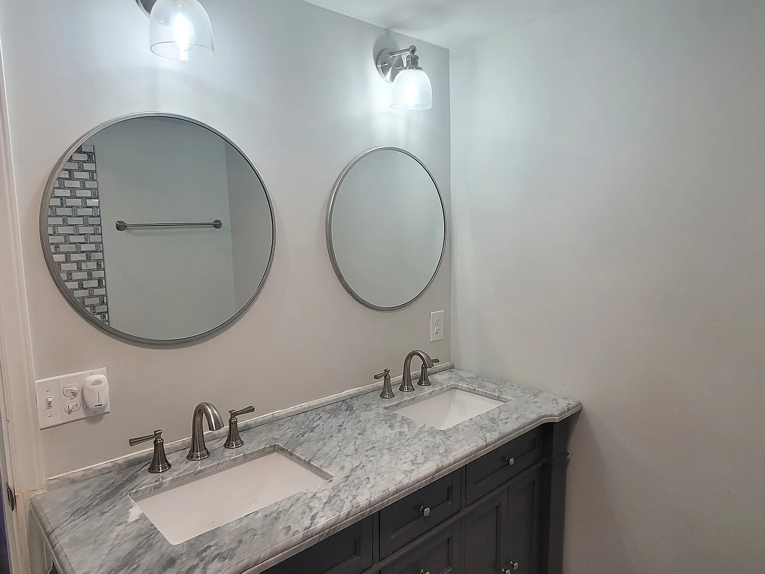 2 bed, 896 sqft, $1,525 — Photo 4