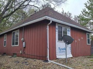 306 Longfellow Ave, Waterloo, IA 50703