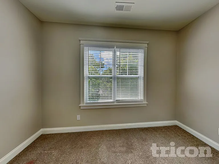13528 Swinton Rd — Photo 11