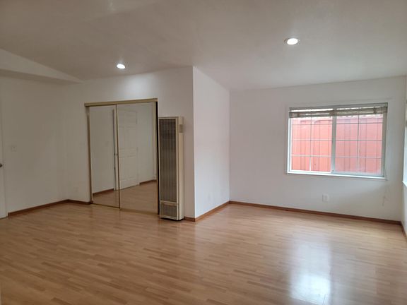 5th image of 3517 Sanddollar Ct