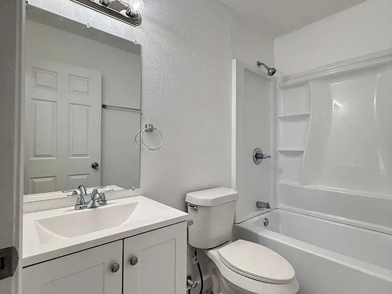 7318 Glen Trl — Photo 14