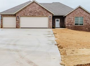 9001 Digby Rd, Gentry, AR 72734