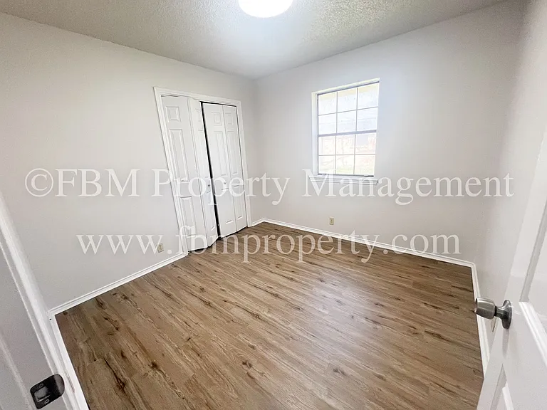 221 Highland Ave #A — Photo 8