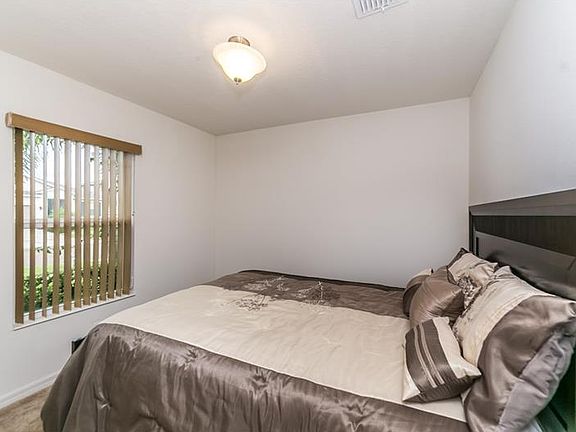 5th image of 4746 Blue Diamond St