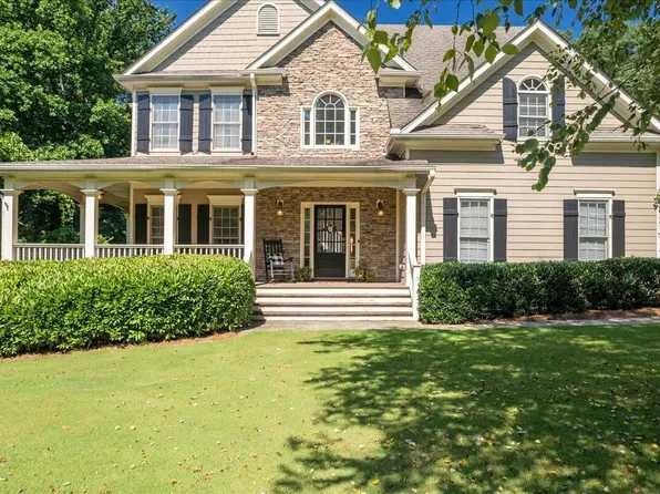 8725 Stone River Dr, Gainesville, GA 30506