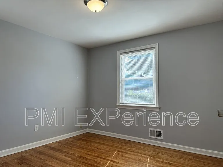 5716 Davey St — Photo 13