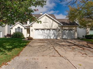 12 Prenzler Dr, Bloomington, IL