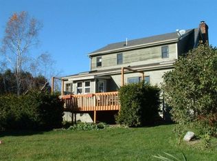 39 Pearl St, Grand Isle, VT 05458