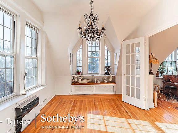 5th image of 4 Dartmouth St APT 512