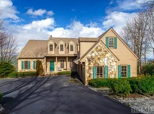 800 Toxaway Dr, Lake Toxaway, NC 28747