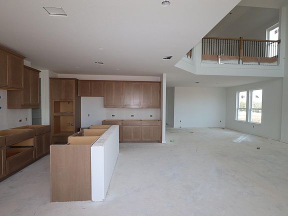 3rd image of 4008 Waxahachie Rd