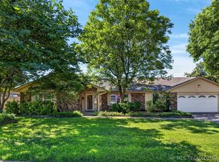 2423 Chapel Hill Ct, Bartlesville, OK 74006