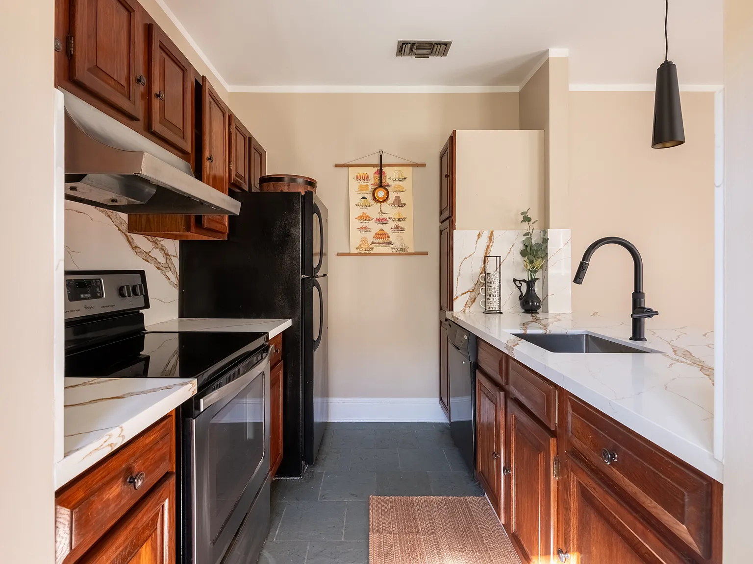 1 bed, 600 sqft, $2,200 — Photo 3
