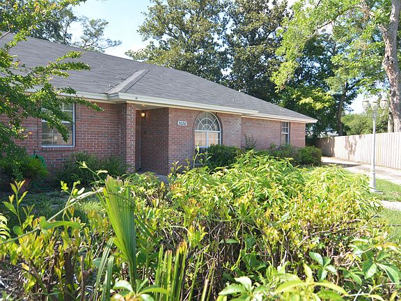 3rd image of 5626 Columbia Pl