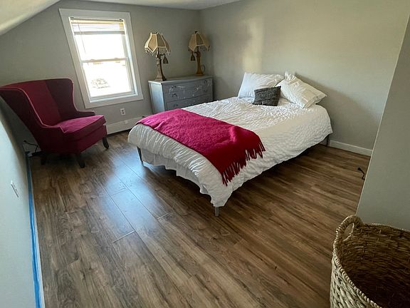 Bedroom #1, queen bed