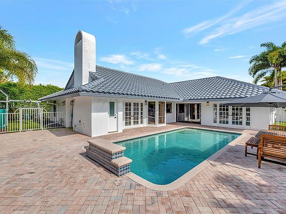 5th image of 2824 NW 28th Street