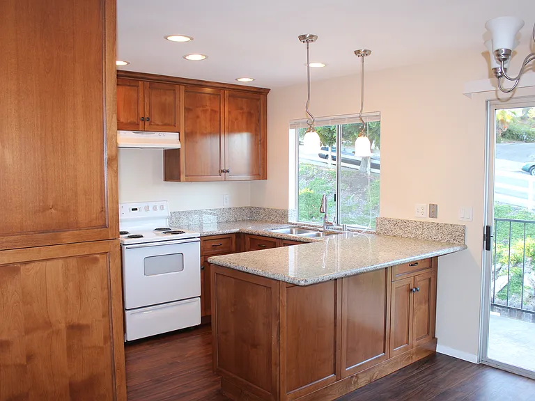 701 E 7th Ave #4 — Photo 1