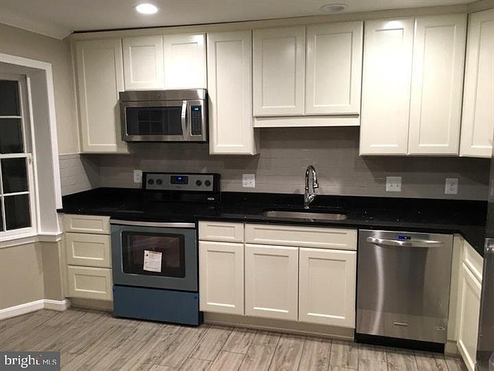 1st image of 9307 Millbranch Pl