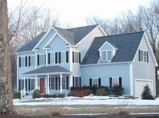 2 Quarry Ridge Rd, Sandy Hook, CT 06482