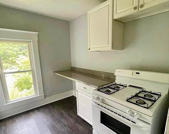 5th image of 952 Emerson Ave Unit 3