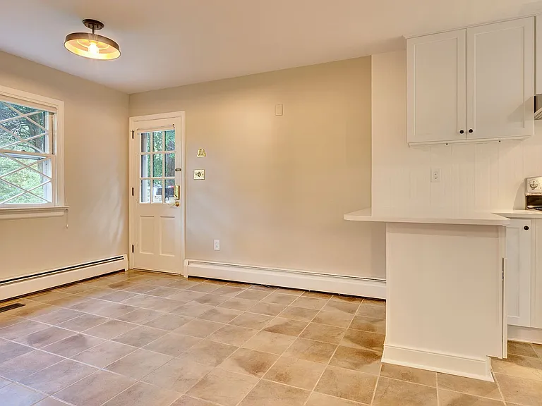 114 Richards Rd — Photo 16