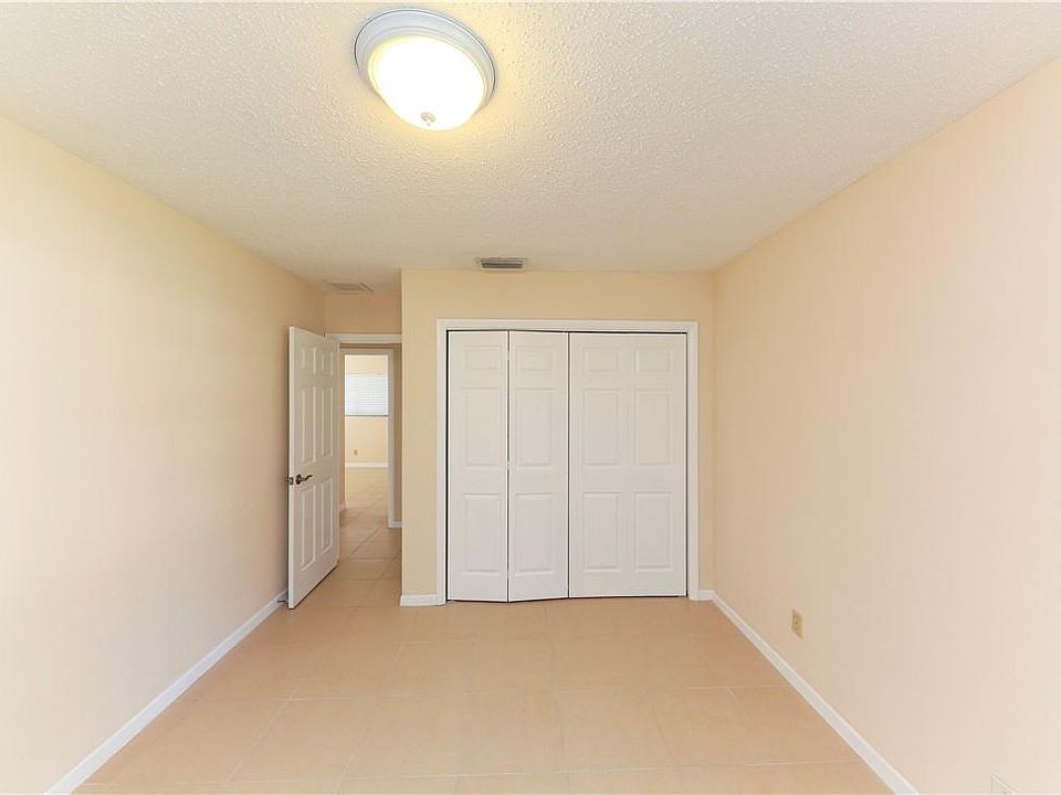 2nd image of 515 SW 20th St