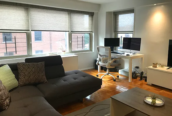 Sold by Winzone Realty Inc | media 11