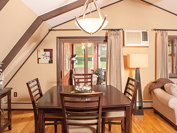5th image of 18 Vanderbilt Ln