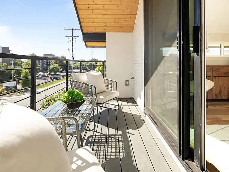 1451 Irving St — Photo 34