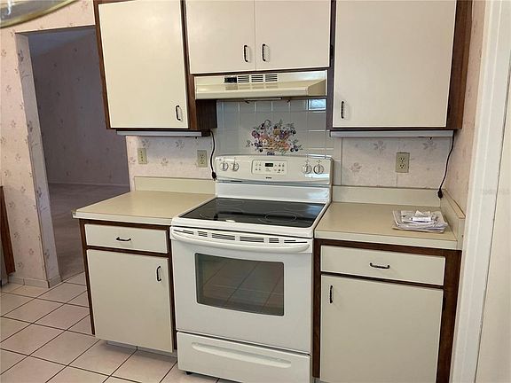 4th image of 7418 Riverbank Dr
