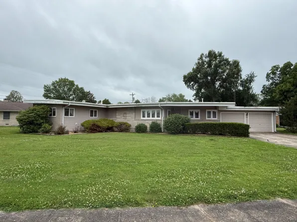 511 Montgomery Cir, Carmi, IL 62821
