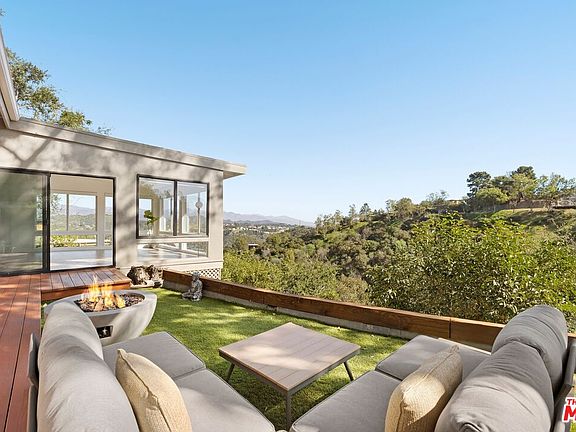 2nd image of 2204 Ridgemont Dr